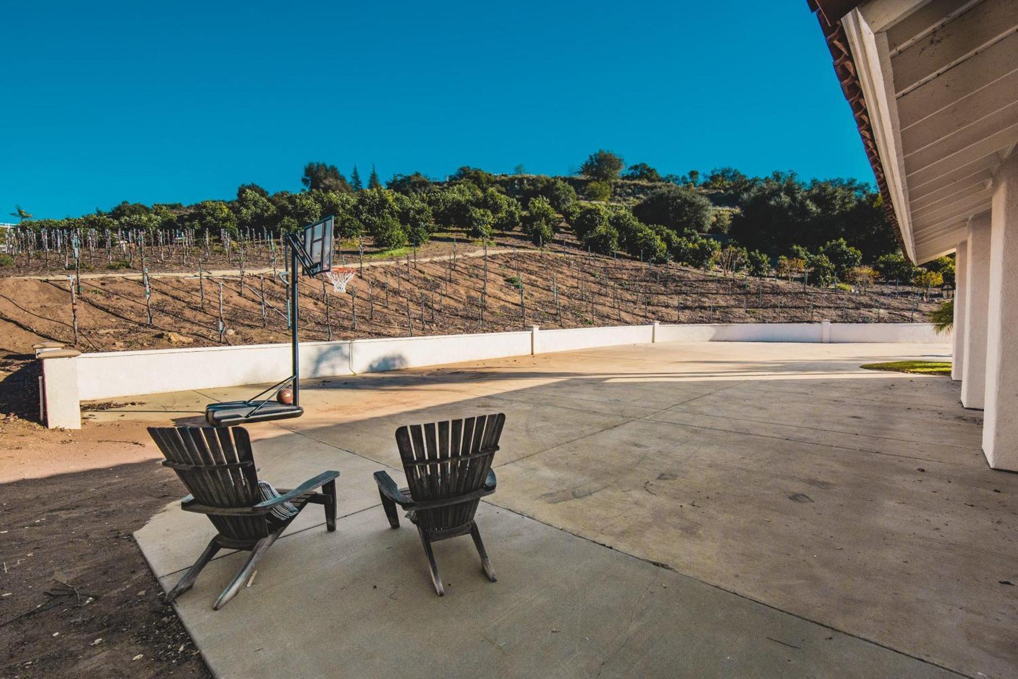 Grapevine By Avantstay Secluded 5Br Villa 4 Acres Of Vineyards Avo Groves تيميكولا، ريفيرسيدي، كاليفورنيا المظهر الخارجي الصورة