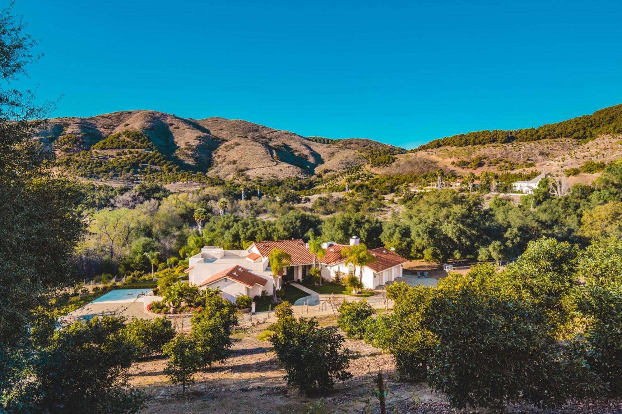 Grapevine By Avantstay Secluded 5Br Villa 4 Acres Of Vineyards Avo Groves تيميكولا، ريفيرسيدي، كاليفورنيا المظهر الخارجي الصورة