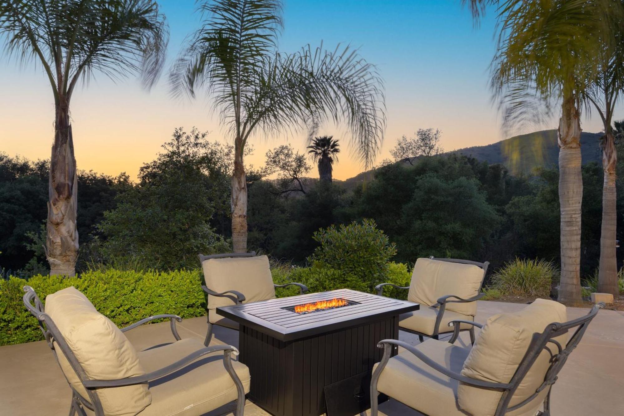 Grapevine By Avantstay Secluded 5Br Villa 4 Acres Of Vineyards Avo Groves تيميكولا، ريفيرسيدي، كاليفورنيا المظهر الخارجي الصورة