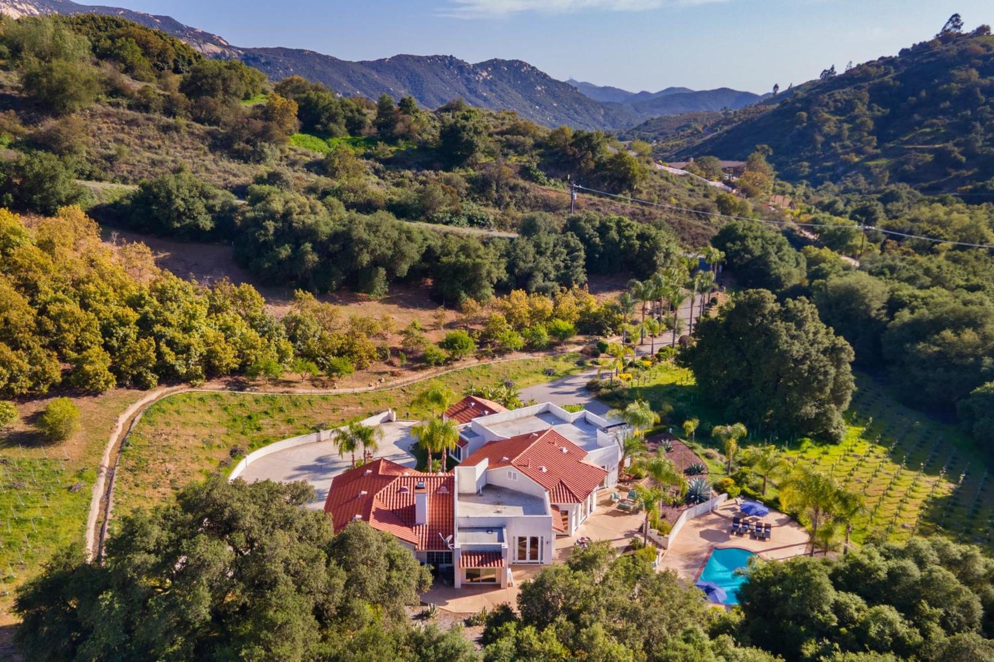 Grapevine By Avantstay Secluded 5Br Villa 4 Acres Of Vineyards Avo Groves تيميكولا، ريفيرسيدي، كاليفورنيا المظهر الخارجي الصورة